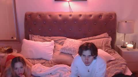 Snapshot of fxckingfreaks chatting on December 3, 2025, 11:41 am fxckingfreaks online show from December 3, 2025, 11:41 am