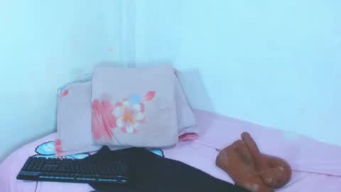 gabi_jhons_23 online show from April 21, 2026, 9:04 am