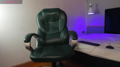 gabriel_beckett online show from December 17, 2024, 11:39 am