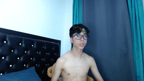 gabriel_x18 online show from March 18, 2026, 4:59 am