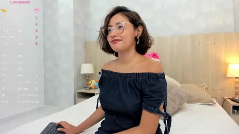 Snapshot of gabriela_vargas chatting on October 23, 2025, 3:39 am Gabriela Vargas online show from October 23, 2025, 3:39 am