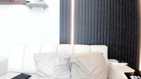 gabrielaa_miller_ online show from November 8, 2025, 7:23 pm