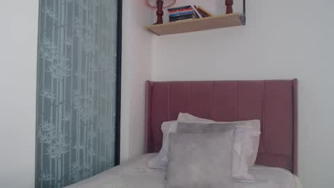 GabrielaRossa online show from March 3, 2025, 9:05 pm