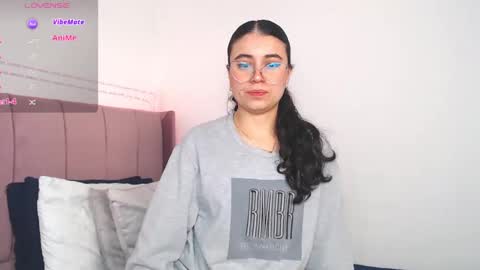 GabrielaRossa online show from October 23, 2025, 1:32 pm