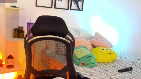 Snapshot of gabriella__tom chatting on May 4, 2026, 9:44 pm Gabriella online show from May 4, 2026, 9:44 pm