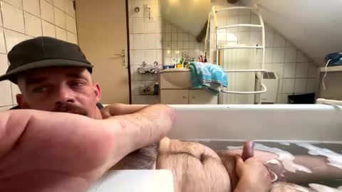 gabssss0802 online show from April 17, 2026, 5:05 pm