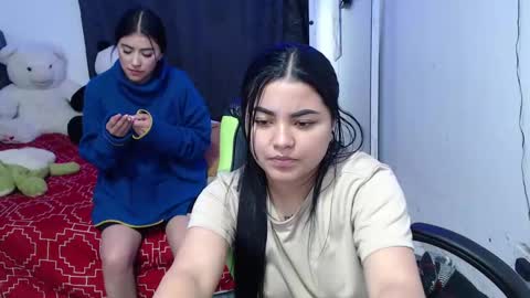 Snapshot of gaby_foz chatting on December 14, 2024, 3:40 am Gabriela online show from December 14, 2024, 3:40 am