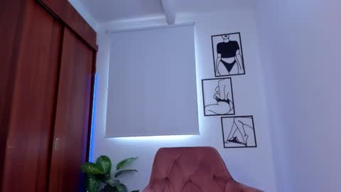    online show from October 19, 2025, 6:52 pm