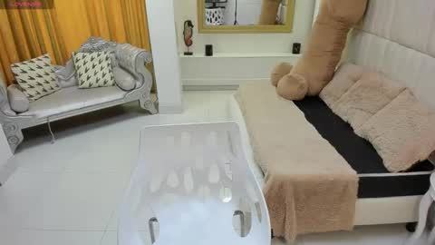 gabriela online show from April 8, 2026, 3:56 pm