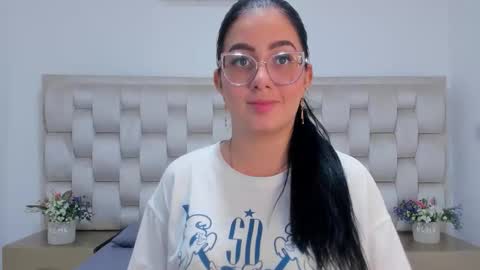 gabyjhons online show from December 19, 2025, 4:58 pm