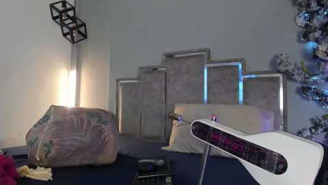 gabyyjones online show from October 15, 2025, 11:21 am