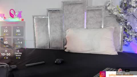 gabyyjones online show from October 29, 2025, 11:34 am