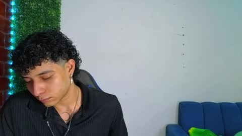 Snapshot of gael_david chatting on April 15, 2026, 3:57 am Gael online show from April 15, 2026, 3:57 am