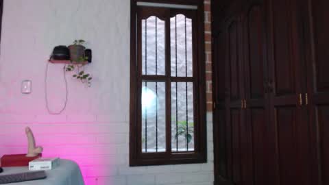 Lenna 3 online show from November 12, 2025, 8:52 pm