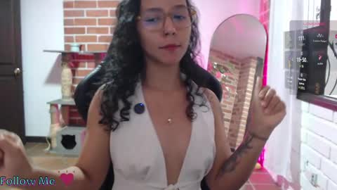 Lenna 3 online show from May 7, 2026, 7:52 pm