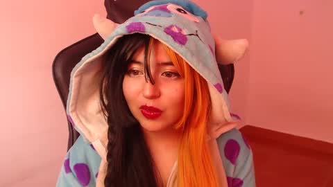 Kate 3 online show from September 19, 2025, 7:14 pm