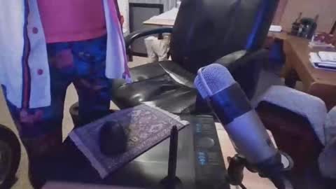 skittles online show from October 12, 2025, 4:39 pm