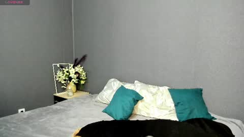 Max and Eva online show from June 22, 2026, 4:09 am