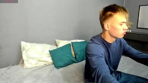 Max and Eva online show from June 24, 2026, 4:22 am