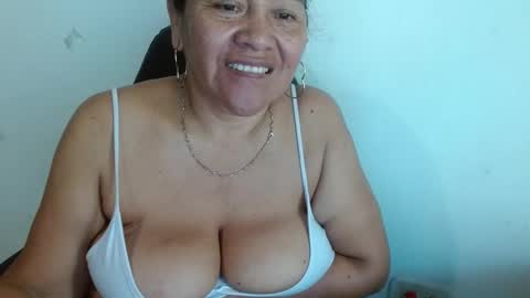 Snapshot of gatika_sexy chatting on January 19, 2025, 4:46 pm katia online show from January 19, 2025, 4:46 pm