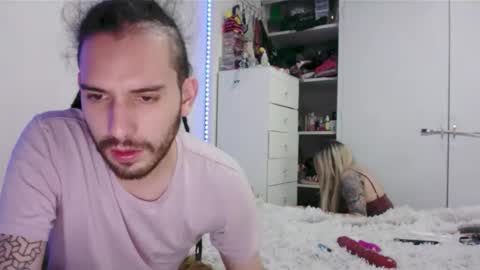 gatitahorny69 online show from April 19, 2026, 3:28 am