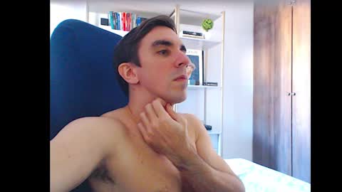 gatosarado23 online show from October 7, 2025, 5:43 pm