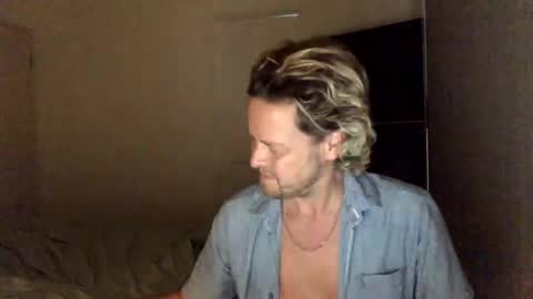 Snapshot of gcsurfer81 chatting on December 18, 2024, 8:20 am gcsurfer81 online show from December 18, 2024, 8:20 am