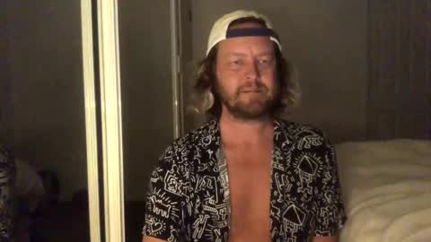 Snapshot of gcsurfer81 chatting on October 25, 2025, 9:28 am gcsurfer81 online show from October 25, 2025, 9:28 am