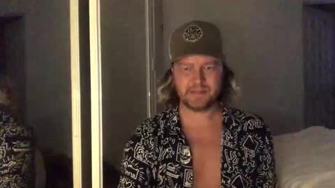 Snapshot of gcsurfer81 chatting on November 1, 2025, 9:44 am gcsurfer81 online show from November 1, 2025, 9:44 am