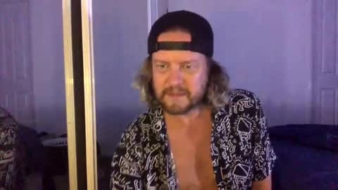 Snapshot of gcsurfer81 chatting on November 29, 2025, 9:45 am gcsurfer81 online show from November 29, 2025, 9:45 am