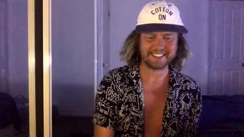 gcsurfer81 online show from December 3, 2025, 9:07 am