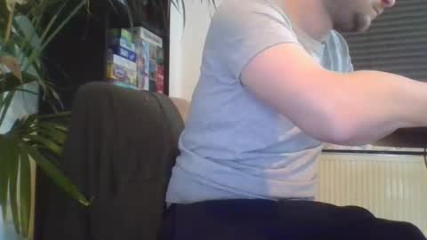 Snapshot of geiljongetje1991 chatting on May 5, 2026, 8:11 am geiljongetje1991 online show from May 5, 2026, 8:11 am