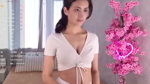 Lia online show from July 15, 2026, 2:22 pm