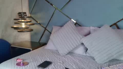 Maria  online show from December 1, 2025, 3:11 am