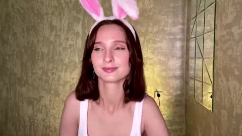 Riana online show from May 8, 2026, 5:24 am