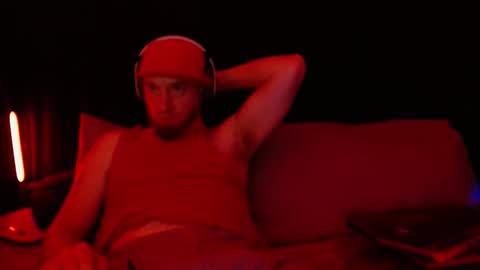 genitalwars online show from December 17, 2025, 1:11 am