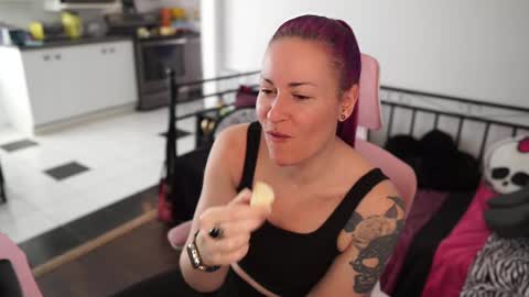 Genny Rock   and  online show from February 19, 2025, 4:33 pm