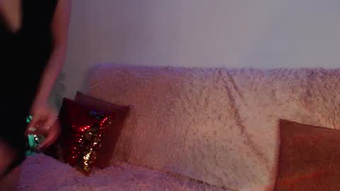 gentlemila online show from January 5, 2025, 11:22 pm