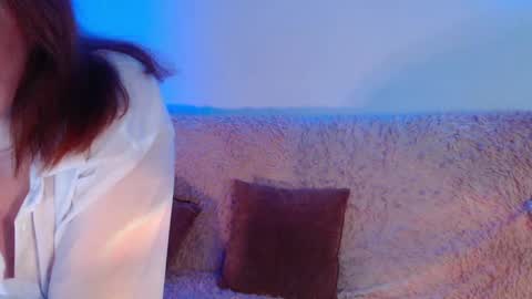 gentlemila online show from February 14, 2025, 11:42 pm