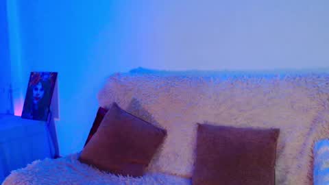 gentlemila online show from February 28, 2025, 11:56 pm