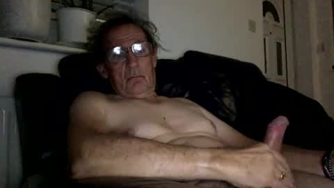 geoff660021 online show from December 14, 2025, 10:14 pm