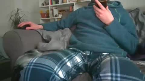 Snapshot of geon2xx chatting on December 17, 2025, 10:43 am Geon online show from December 17, 2025, 10:43 am