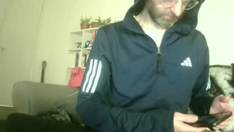 Snapshot of geon2xx chatting on February 11, 2026, 9:53 pm Geon online show from February 11, 2026, 9:53 pm