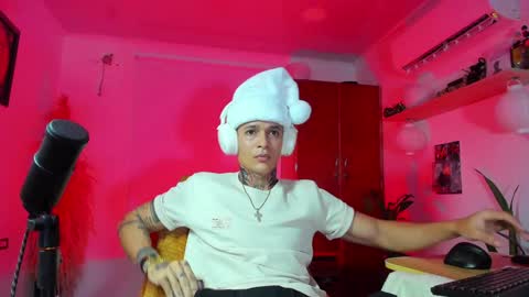 Snapshot of george_prince2 chatting on December 25, 2024, 2:46 am independent model online show from December 25, 2024, 2:46 am