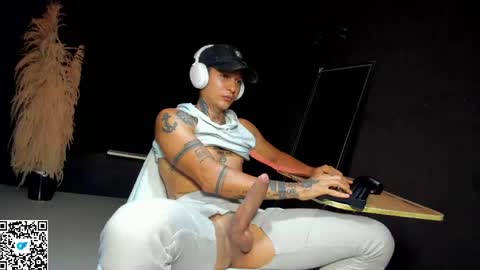 Snapshot of george_prince2 chatting on May 23, 2026, 11:53 pm independent model online show from May 23, 2026, 11:53 pm