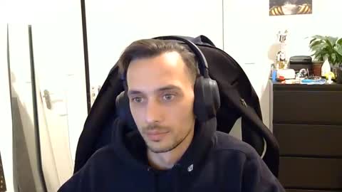 Snapshot of georgek0011 chatting on October 5, 2025, 9:02 pm georgek0011 online show from October 5, 2025, 9:02 pm