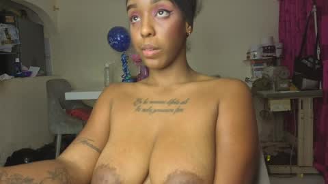 georgiss_ online show from June 5, 2026, 6:52 am