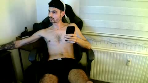 HeteroGermanbigdic77 online show from November 26, 2025, 10:44 pm