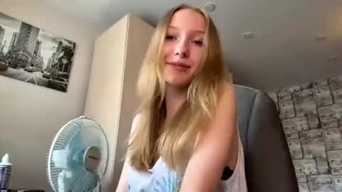 Sophie online show from July 10, 2026, 4:17 am