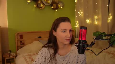 Anna online show from October 21, 2025, 2:29 pm